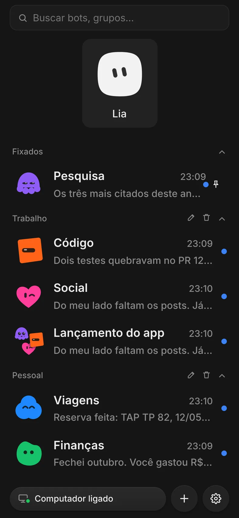 A lista de bots no iPhone, com a Lia no topo, fixados e seções.